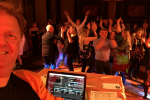 Alleinunterhalter Frankfurt für Weihnachtsfeiern Betriebsweihnachtsfeiern - DJ